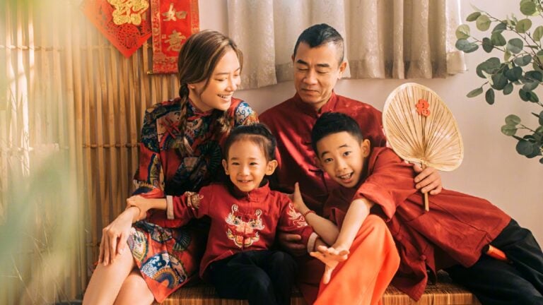 陳小春被曝花錢幫全家改名轉運。（圖片來源：微博 應采兒）