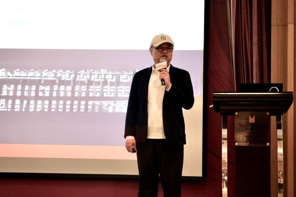 台中晨悅診所合夥人林世其(左)表示，透過教育投資與人才培育，能為社會累積長期且可持續的影響力。（圖／影響力教育基金會提供）