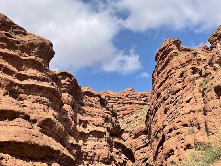 平山湖大峽谷,高原中的海地峽谷地形。