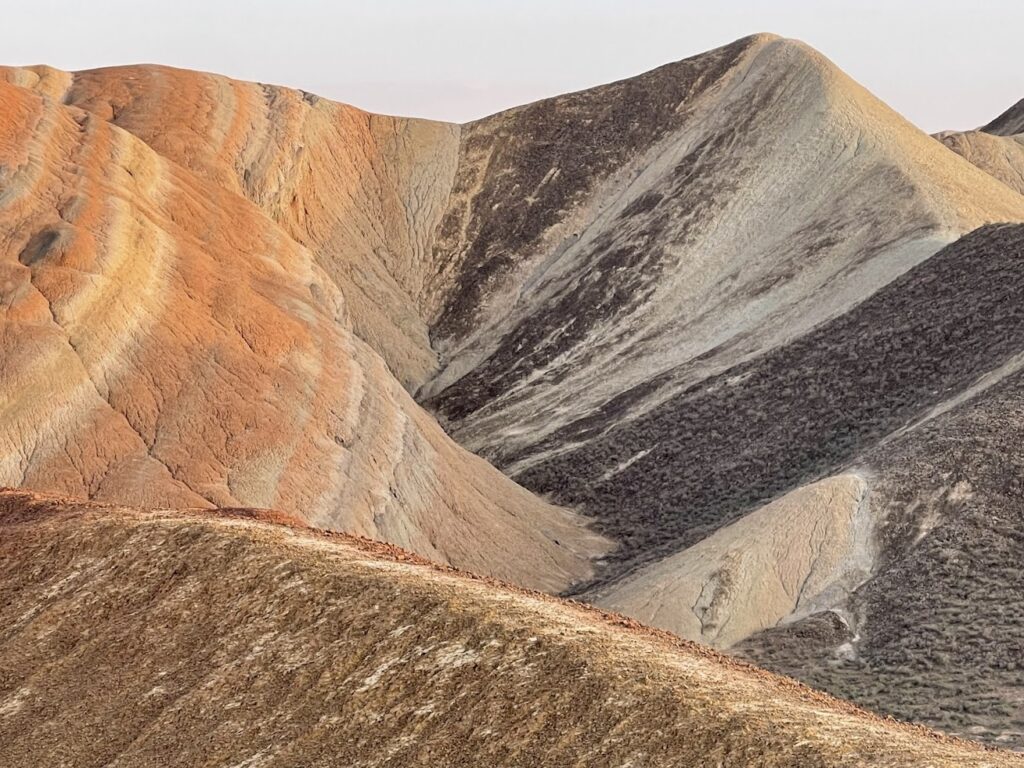 無法相信一座丘陵能有如此多顏色相襯。