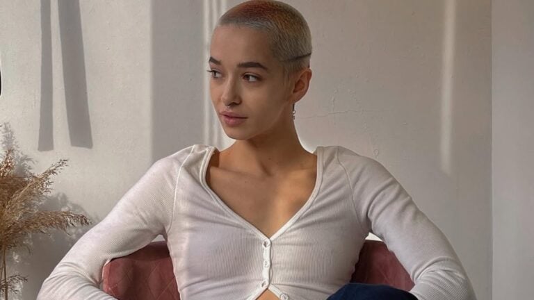 愛莎水中分娩卻痛失孩子。（圖片來源：IG aishachigga）