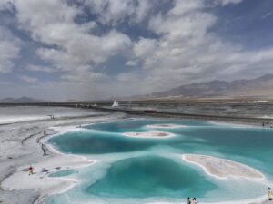 能相信這四種顏色能相鄰一起，如大地散落翡翠般的夢境。