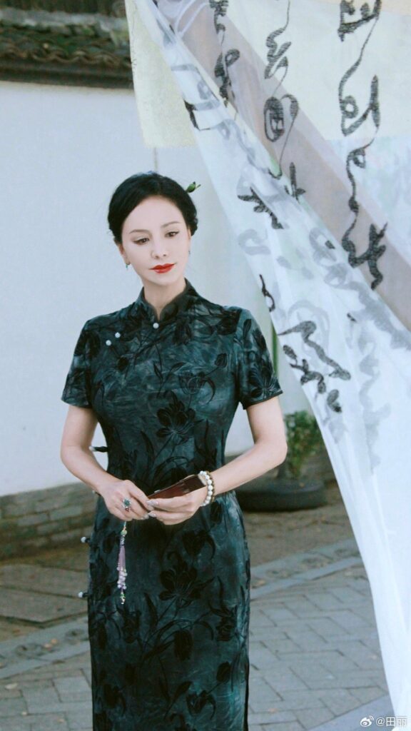 田麗維持窈窕身材頗有方法。（圖片來源：微博 田麗）