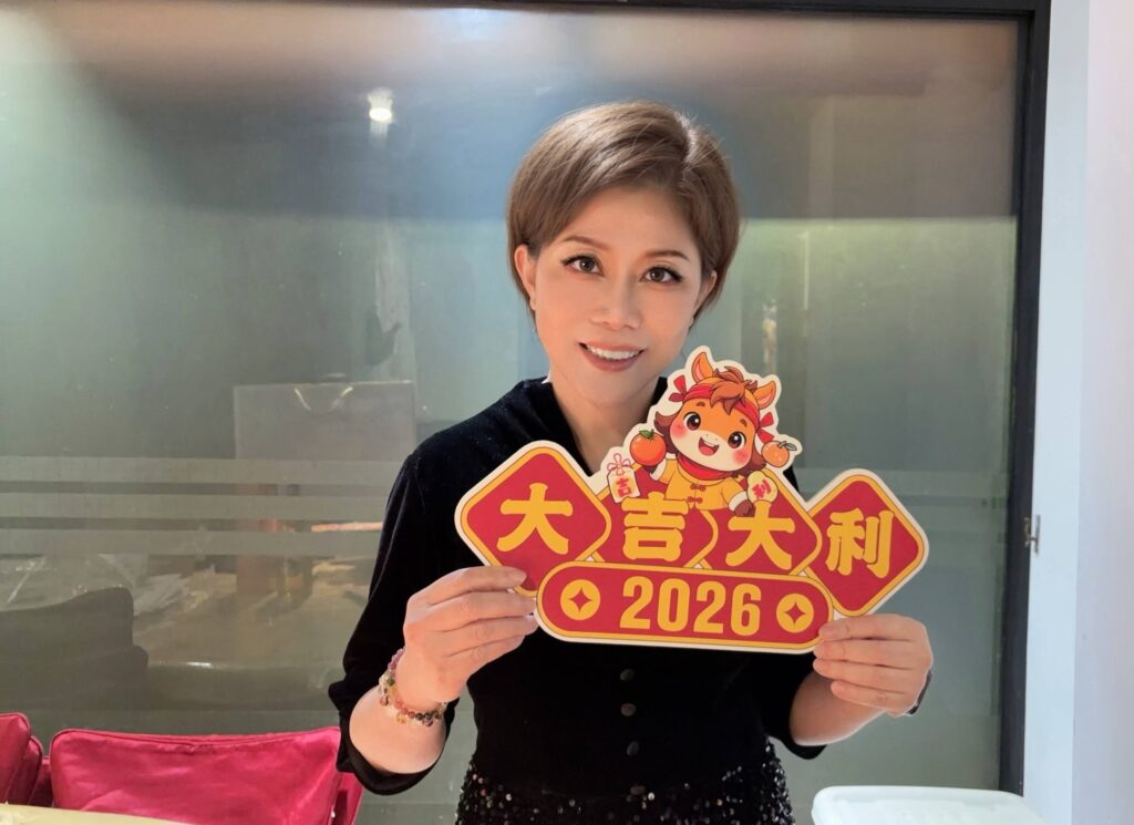 小彤憑著意志力和樂觀心態撐過兩年。（圖片來源：臉書 兩性作家小彤）