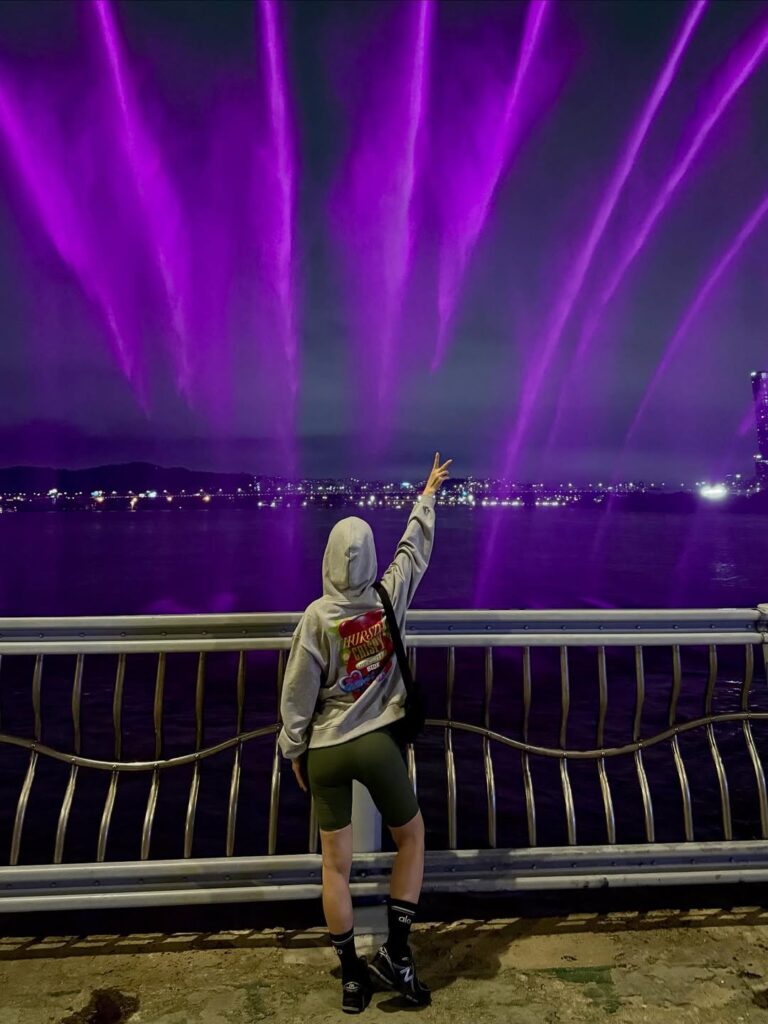 安善英靠運動雕塑出緊實身材。（圖片來源：IG anney_an_love）