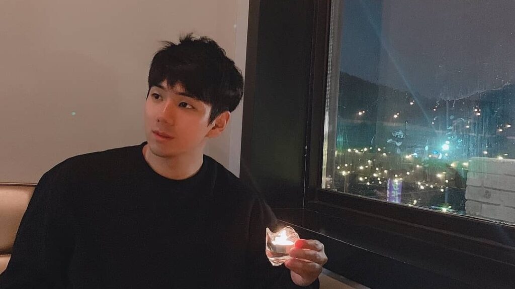 Jisoo哥哥被控訴對女性施暴。（圖片來源：IG）