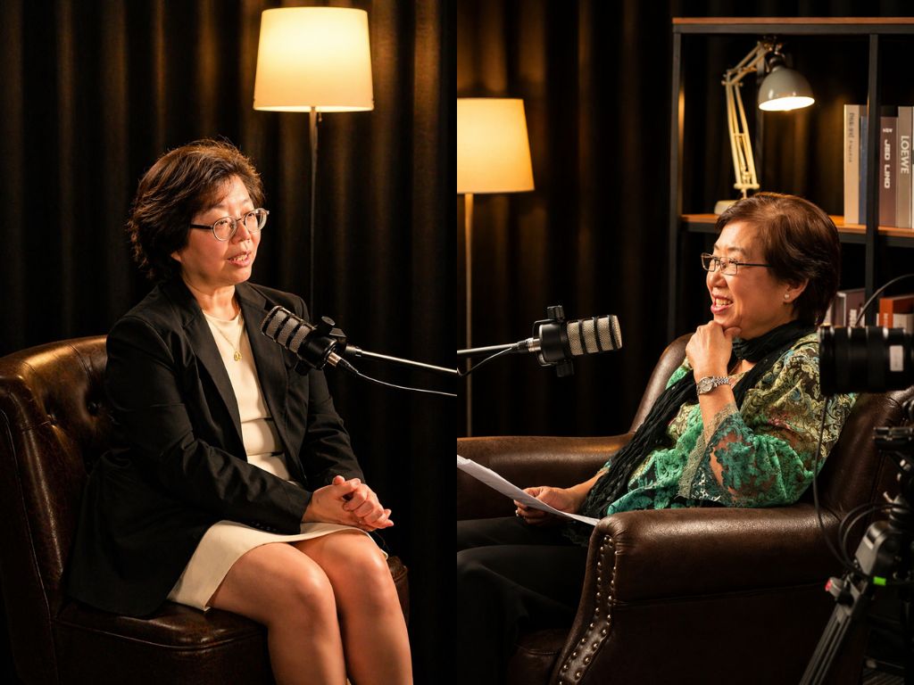紐約州立大學生物化學博士黃嫦芬（左）於節目中指出，生醫產業具備高度專業門檻與長期投入特性，需從研發到商業化全面理解其運作邏輯。（圖／影響力教育基金會）