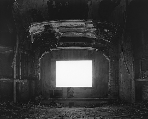 Palace Theater, Gary, 2015©Hiroshi Sugimoto / Courtesy of Gallery Koyanagi