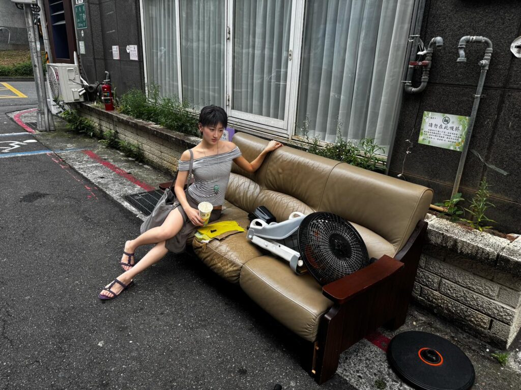 曾雅蘭對女兒的短髮稱讚有加。（圖片來源：FB 侯昌明）