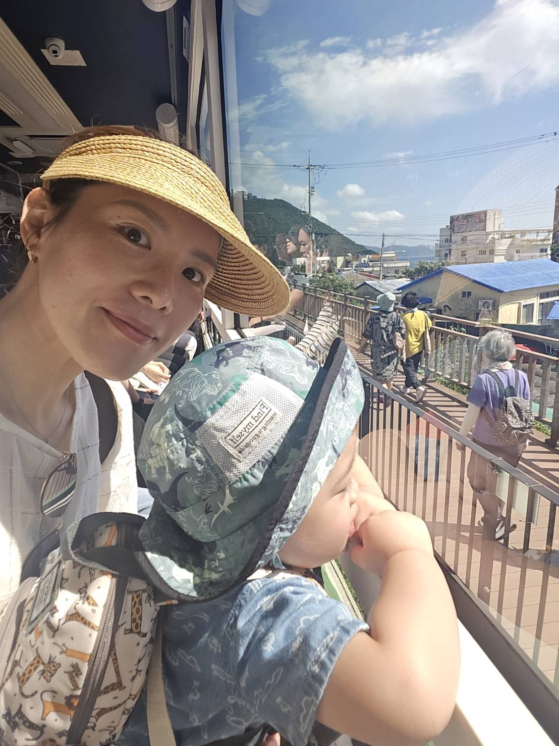 帶著寶貝兒子出遊，她相信，讓孩子從小感受媽媽對世界的好奇，是最好的生命教育(圖：孔彥蓉)