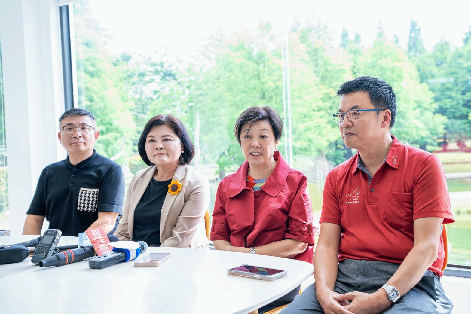 圖/雲林縣張麗善縣長(中右)表達了對台積電慈善基金會的由衷感謝。(台積電慈善基金會 提供)
