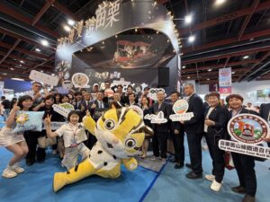 苗栗館開幕式大合照 (圖/苗栗縣政府文化觀光局)