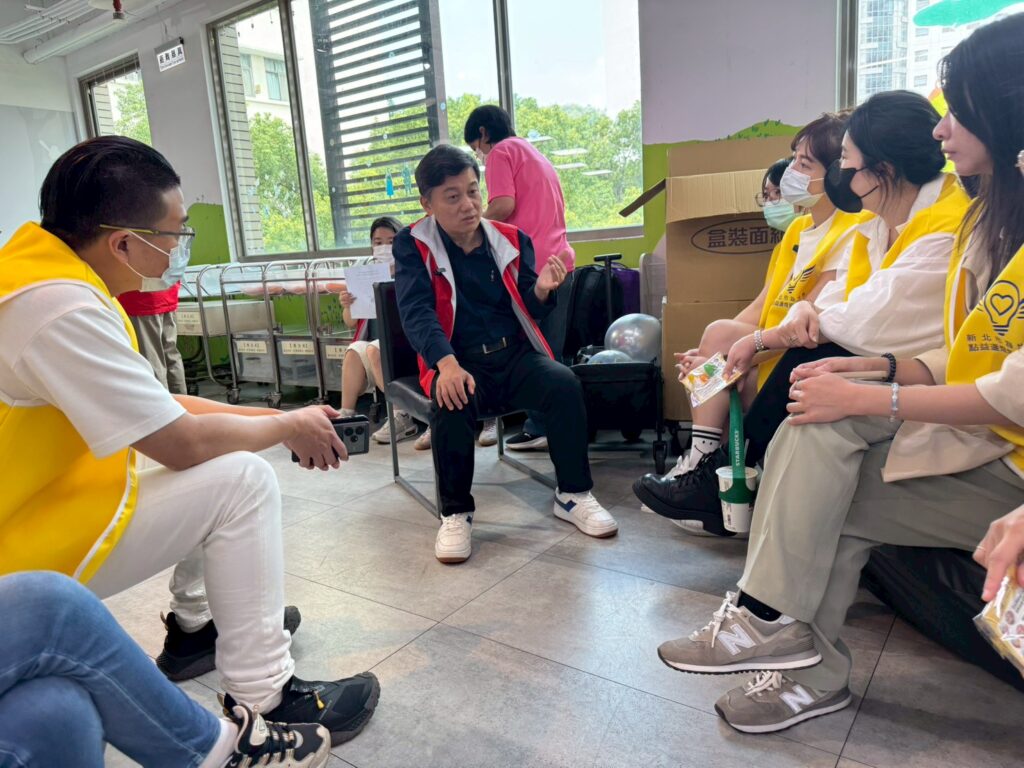 中華民國關懷心臟病童協會輔導理事長許錫松。（圖片來源：中華民國關懷心臟病童協會、新北市為世界點益盞燈愛心協會）