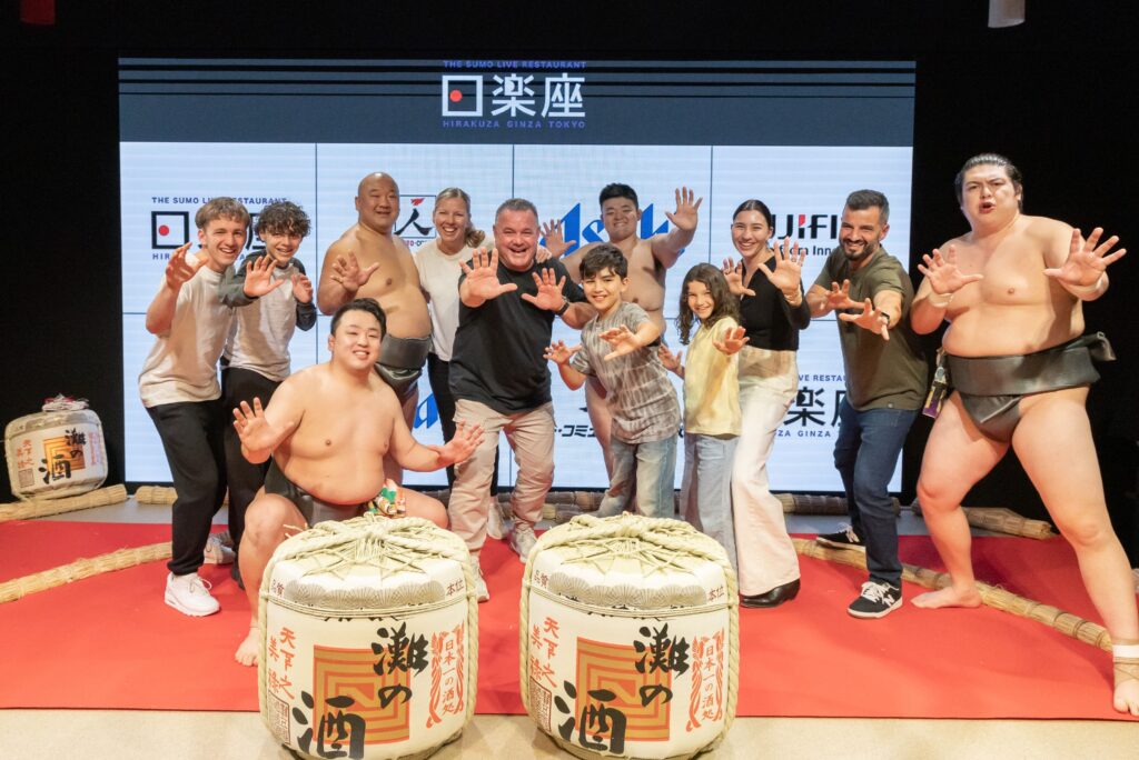 與力士近距離接觸的難得機會，留下旅途中最深刻回憶。（圖片提供：HIRAKUZA）