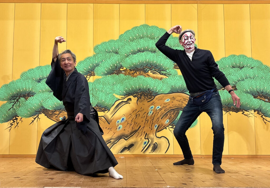 體驗活動：「隈取」與「見得」體驗。詳細了解傳統歌舞伎妝譜「隈取」的象徵意義，並在專業指導下，擺出經典的定格姿勢「見得」。（圖片提供：松竹）