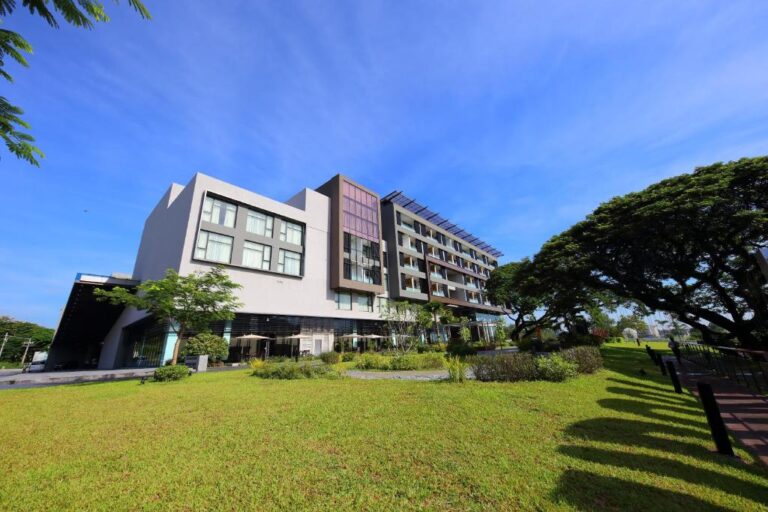菲律賓克拉克美多利五星渡假酒店，坐擁大片綠地，宛如南國城市中的一片綠洲(圖/華捷旅行社)