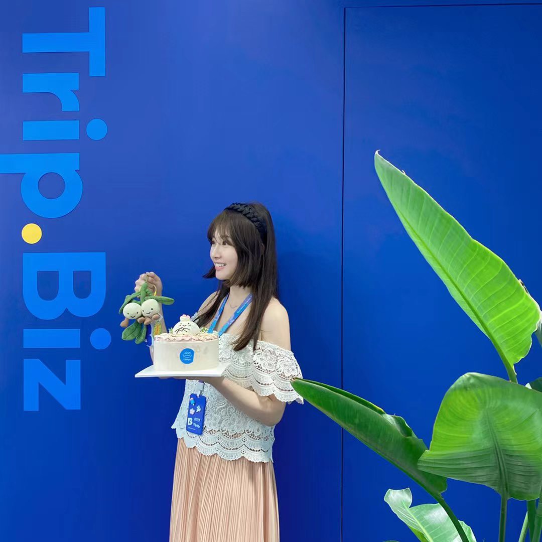 曾擔任OTA公司品牌升級項目負責人，除了LOGO,VI等常規的品牌策畫, 還曾主導整棟辦公室的品牌升級設計(圖/謝孟瑾)
