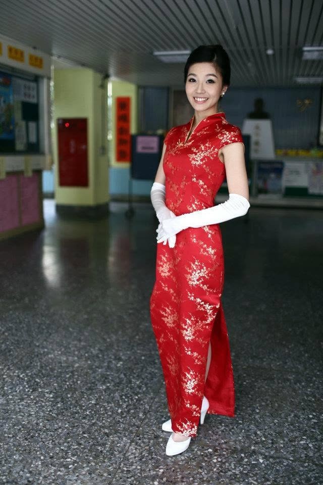 求學時期 ，曾擔任國慶大典中央舞台區國慶金釵接待國際貴賓(圖/謝孟瑾)