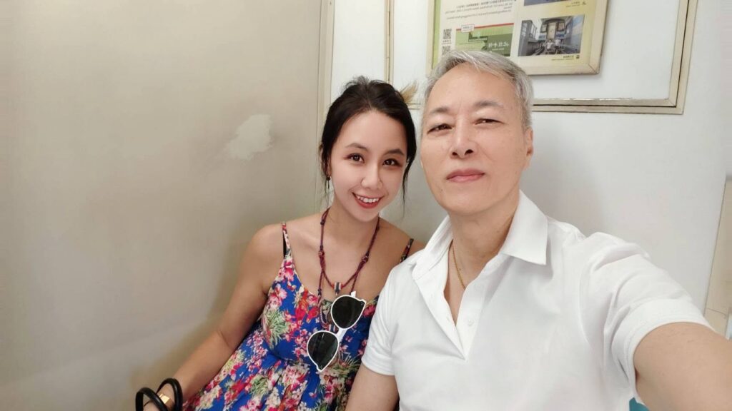 姜厚任認愛小24歲女友。（圖片來源：FB 姜厚任）