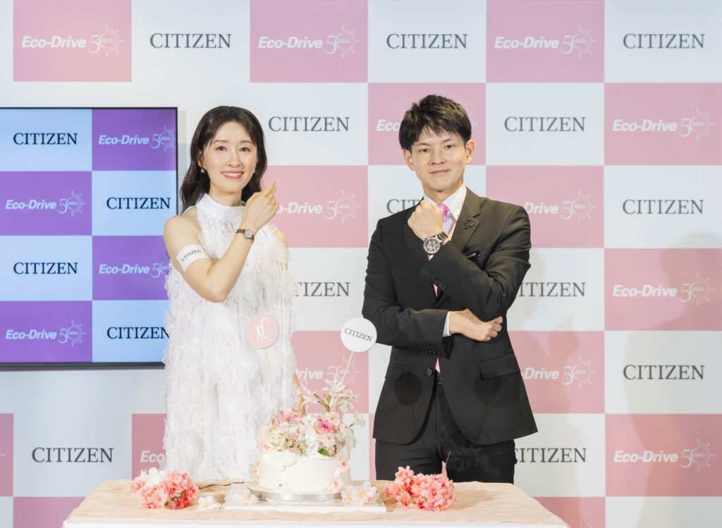 CITIZEN總經理並木祐介（圖右）和田中千繪兩位日本人一見面，居然是用中文對話。圖／CITIZEN提供