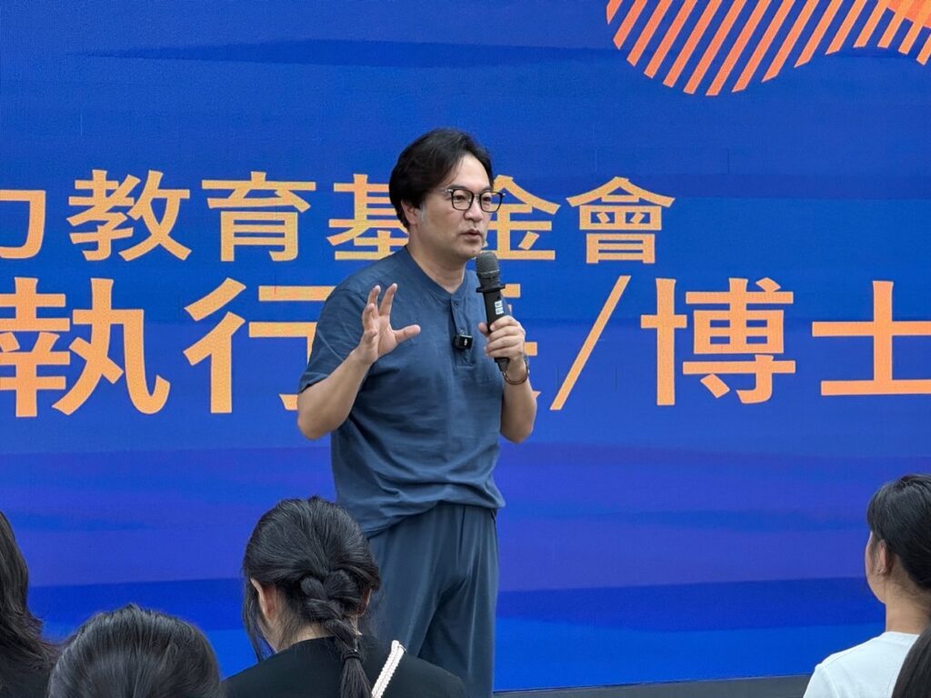 影響力教育基金會執行長暨知名人力資源專家黃至堯博士對於海博教育文化協會推動邏輯思考教育表示肯定。（圖／影響力教育基金會提供）