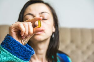 這篇說明 EPA 與 DHA 為什麼才是關鍵、法規怎麼計算每日上限，以及怎麼三步驟算出自己一天實際吃到多少。