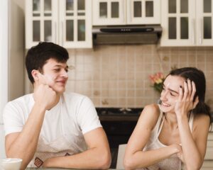 他總說你們只是朋友，卻記得妳說過的每一句話？這3個星座男嘴上不承認，行動早就把妳放在特別的位置。天秤座新月前後，正適合看清這段關係，看看妳的他有沒有上榜。