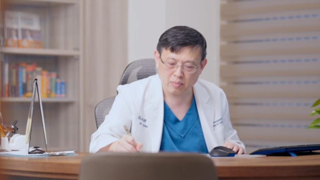 愛群醫療集團執行長翁紹評醫師。（圖／愛群醫療）