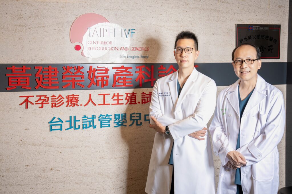 兩個世代一起投入生殖醫學研究，既是互相合作，也有新舊觀念的交流。（圖／台北協育診所）