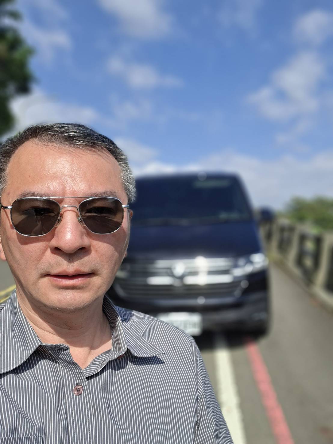 高勳國帶領車隊穿梭於寶島的壯麗山海間，用不滅的服務熱忱，將國旅的每一站，都化為旅人心中最優雅溫暖的人生風景(圖/高勳國)