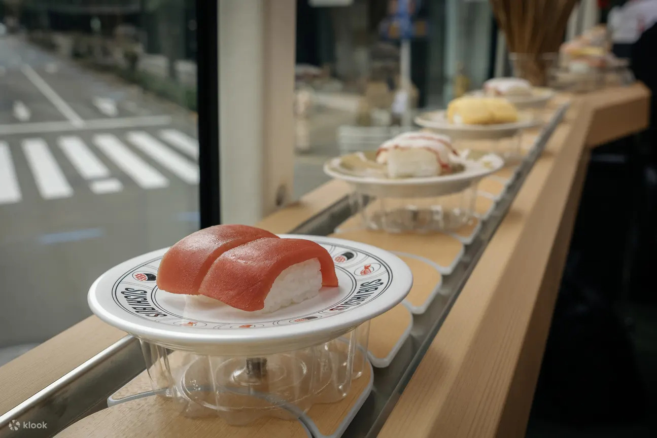 壽司巴士將日本代表性美食與東京城市觀光結合，讓旅客用更有趣的方式感受日本飲食文化(圖/Klook)