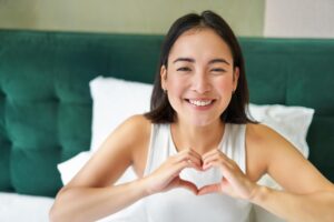 老公臉臭妳就趕快煮他愛吃的，孩子哭了妳又怕婆婆唸，大家的心情都被妳接住了，只有妳的沒人問。別再當全家的情緒保母，3個心態把自己放回來。