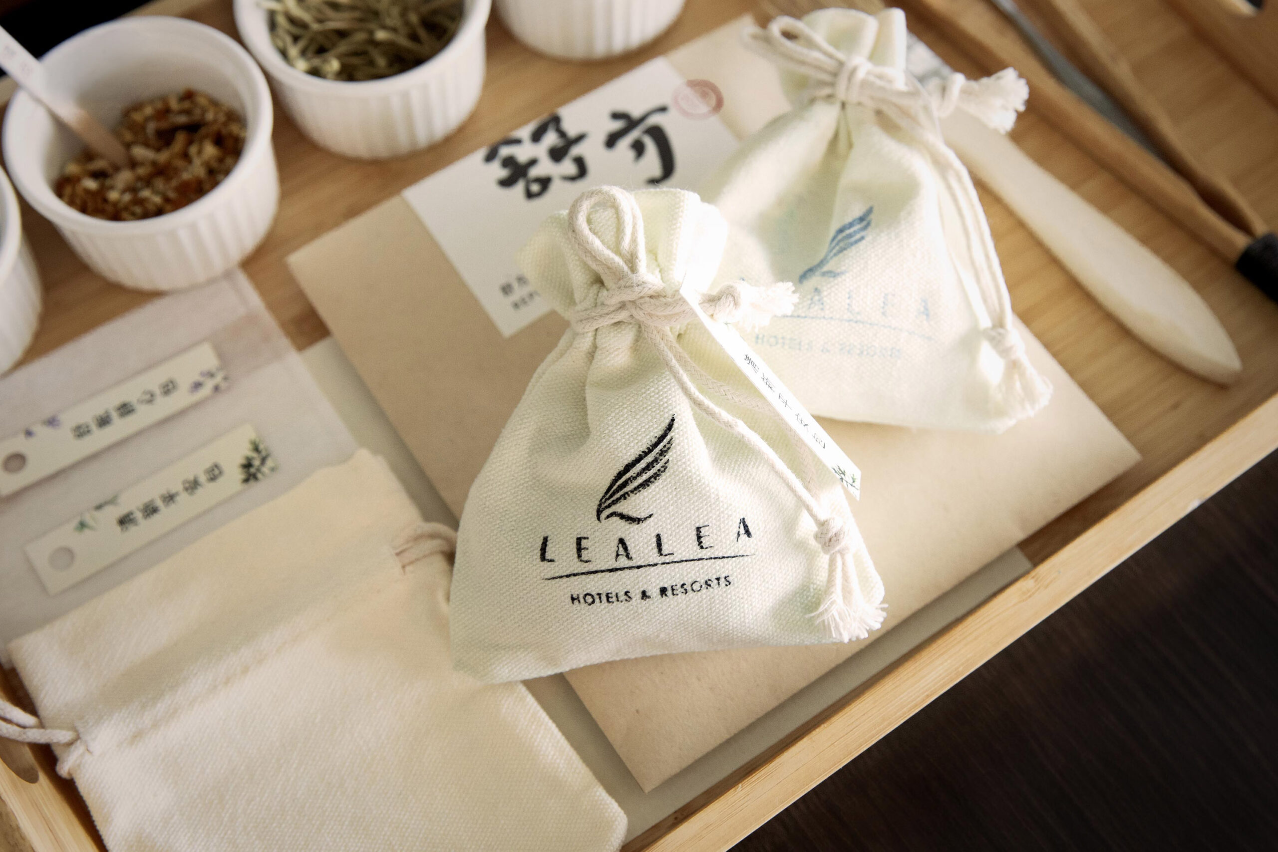 房客入住期間可體驗青草植物包手作，親手調製專屬的山林香氣，將自然氣息帶回日常(圖/力麗觀光)